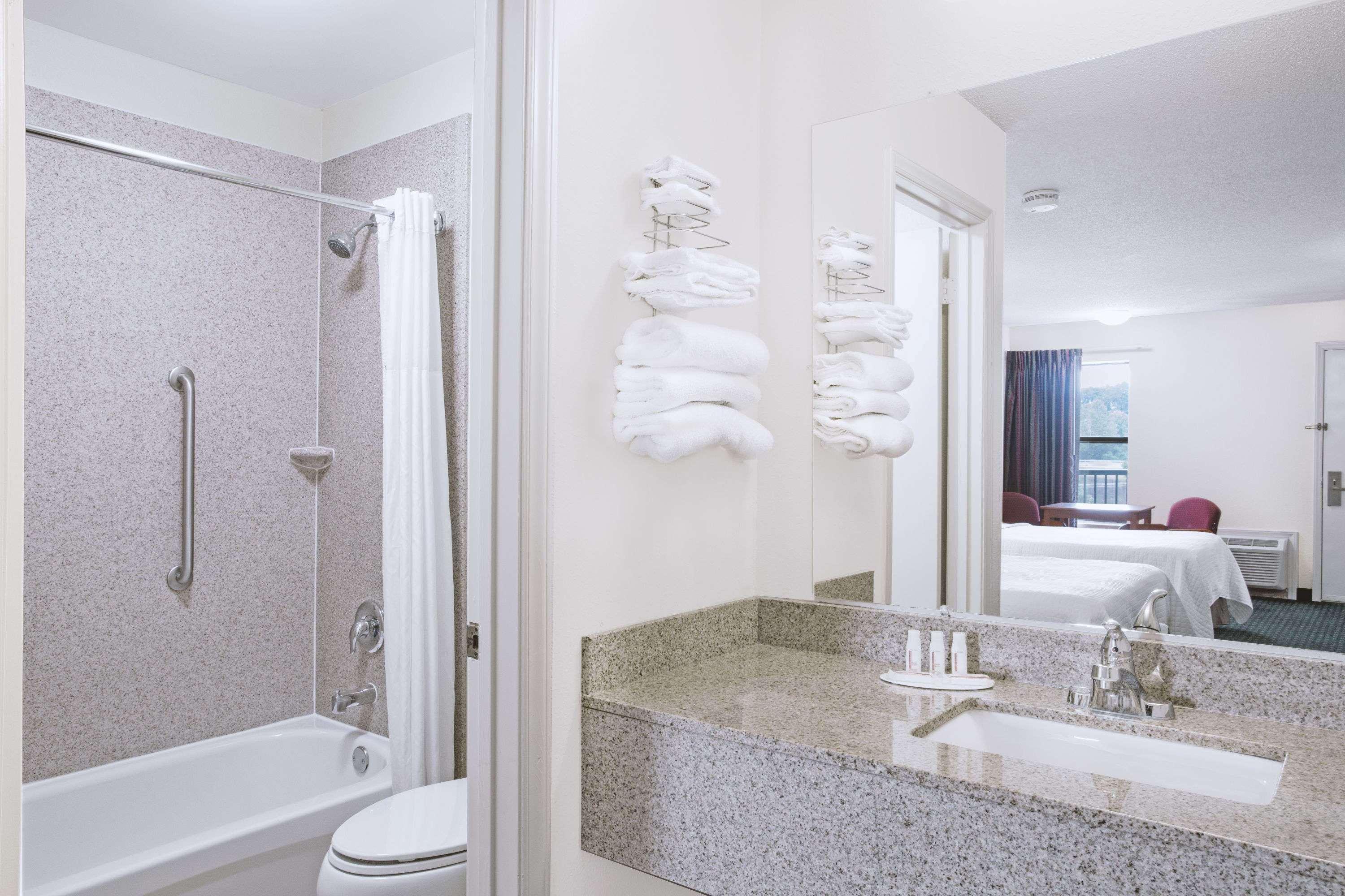 Days Inn By Wyndham Wytheville Buitenkant foto