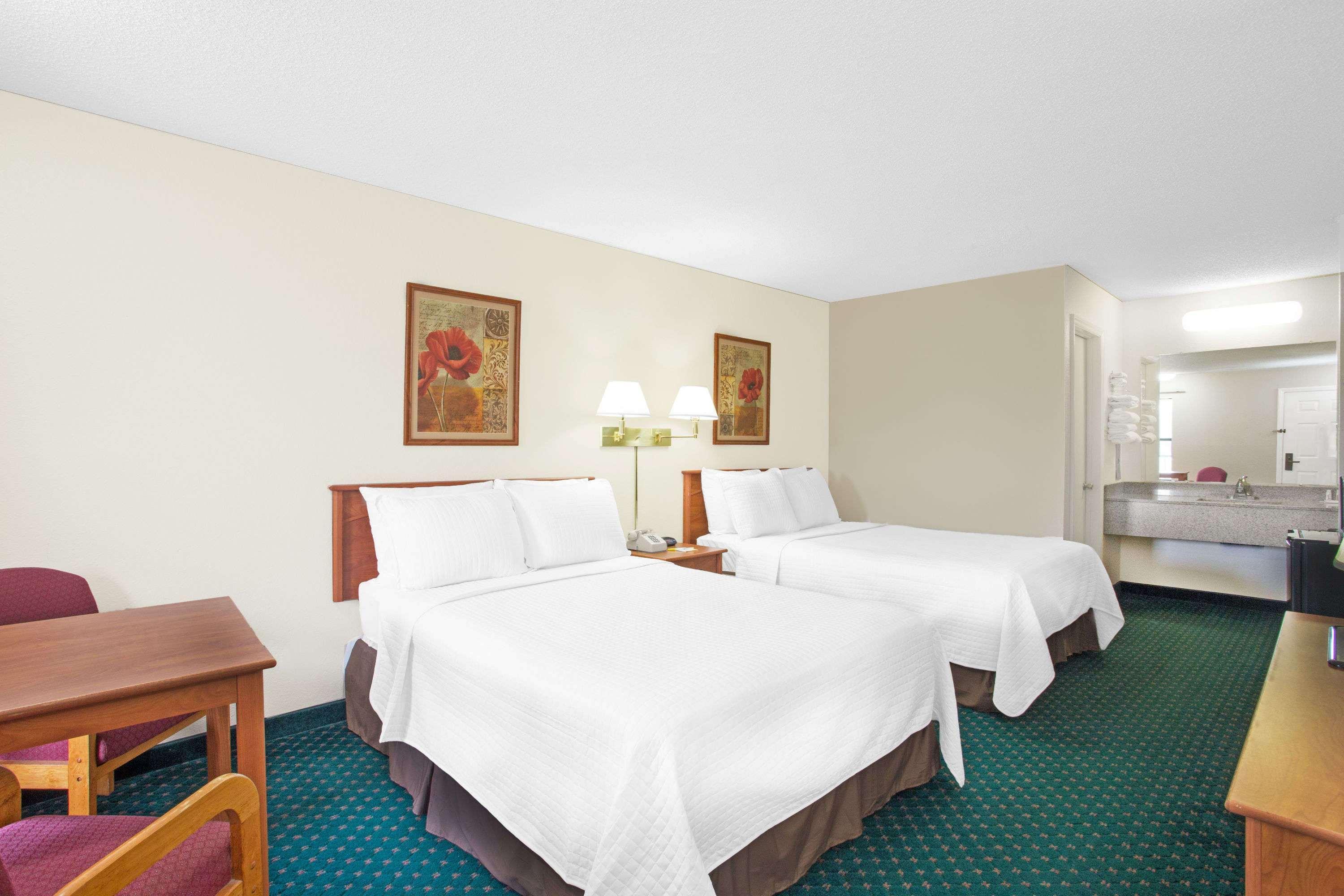 Days Inn By Wyndham Wytheville Buitenkant foto